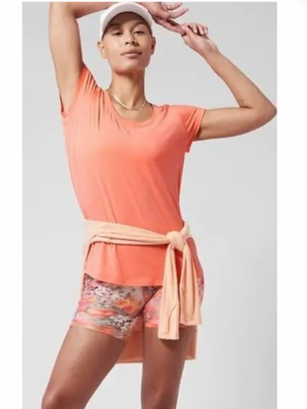 Athleta Womens Stratus II Tee T Shirt Top Short Sleeves - Sunset Glow - Medium
